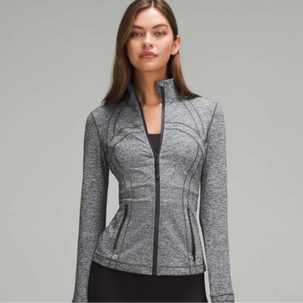 Lululemon gray/black Define zip up Long sleeve Jacket size 6